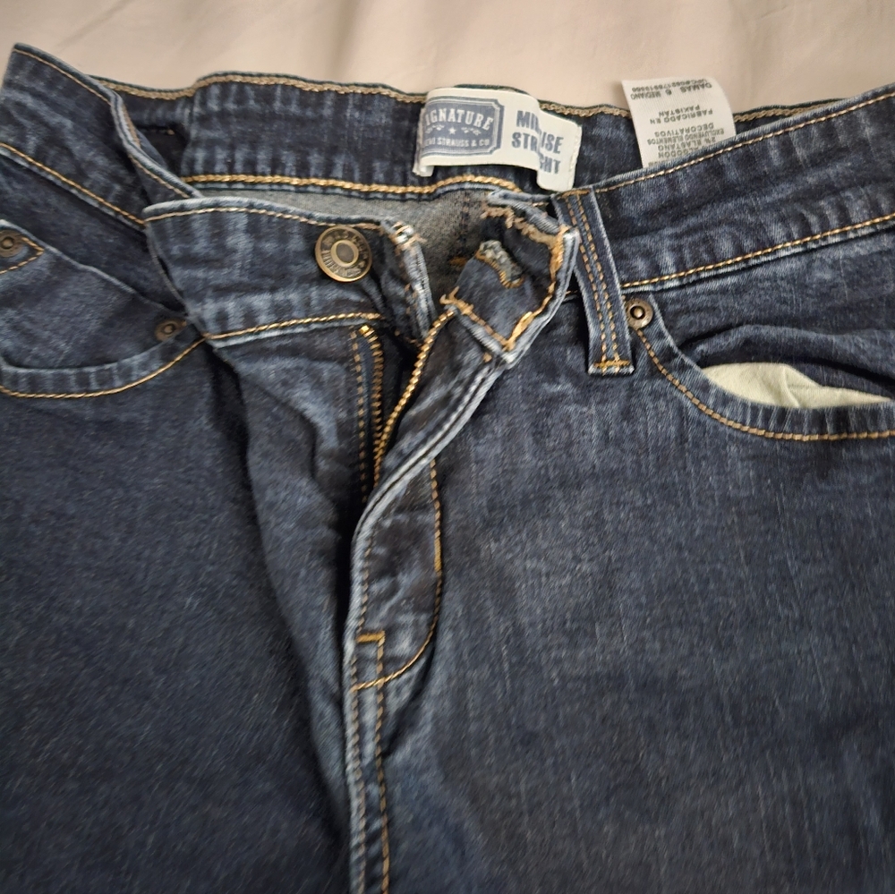 Levi's Mid Rise Straight - Picture 6 of 9